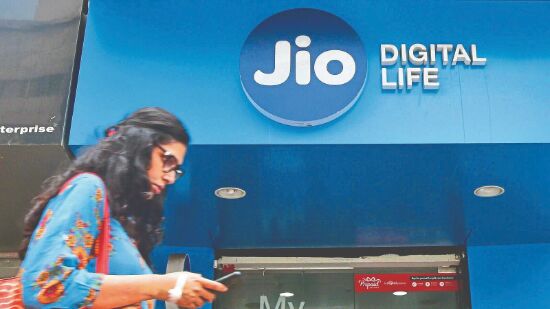 JioPhone Next 4G to target 30 cr 2G users, vernacular speakers JioPhone Next 4G to target 30 cr 2G users, vernacular speakers