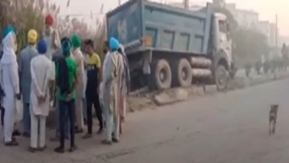 3 women farmers killed, 2 injured as truck hits them near Tikri border 3 women farmers killed, 2 injured as truck hits them near Tikri border