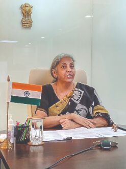 Sitharaman meets Singapore, Canada FMs; discusses collaboration