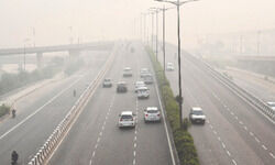 Cars pile-up on Eastern Peripheral E-way, leave 6 injured, couple critical Cars pile-up on Eastern Peripheral E-way, leave 6 injured, couple critical