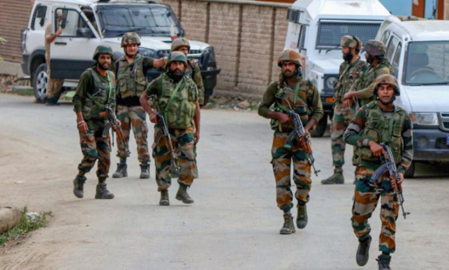 Search operation for terrorists in J-K extended to Khabla forest area, road briefly closed