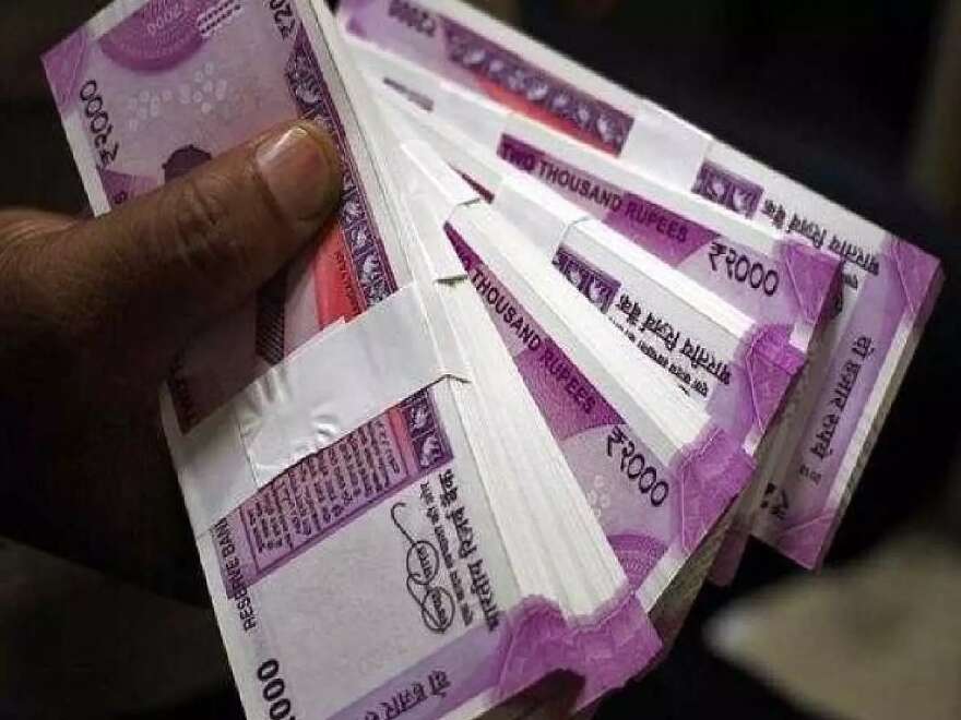 Delhi businessman robbed of cash, jewellery worth Rs 2 crore in Paschim Vihar Delhi businessman robbed of cash, jewellery worth Rs 2 crore in Paschim Vihar