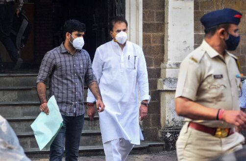 Ex-Maha home minister Anil Deshmukh taken to court after medical checkup as ED remand ends Ex-Maha home minister Anil Deshmukh taken to court after medical checkup as ED remand ends