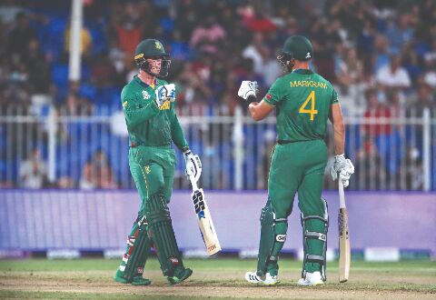 Van der Dussen & Markram   take SA to 189 for 2 vs England