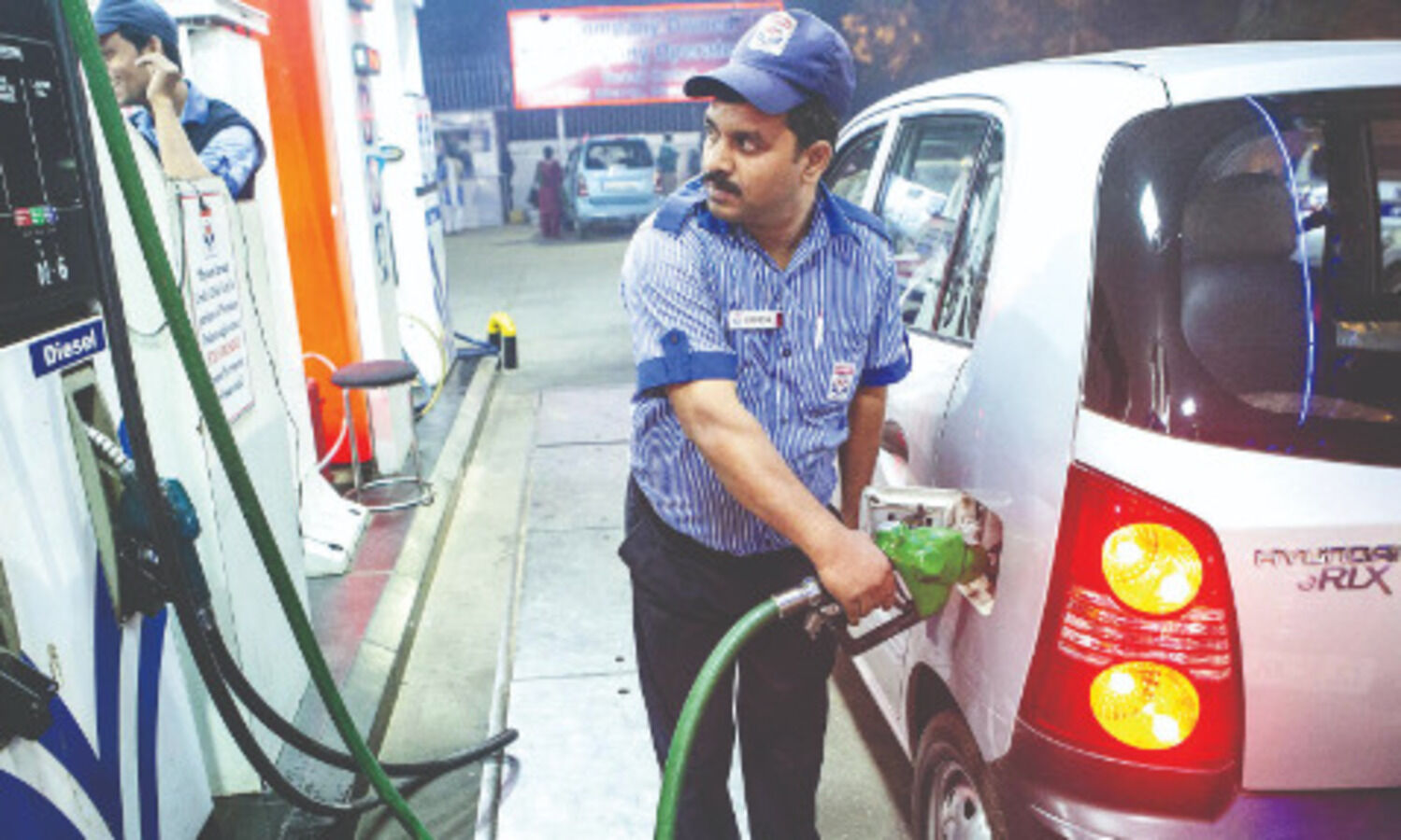 Total tax on petrol fall to 50%, diesel to 40% after duty cuts