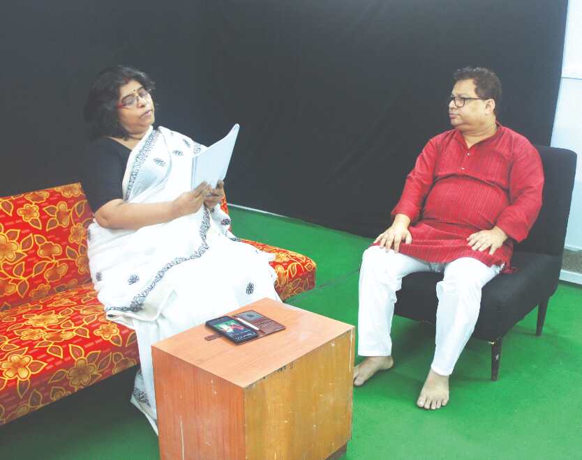 Manasi Sinhas revival on stage with Ashim Raychowdhury Manasi Sinhas revival on stage with Ashim Raychowdhury