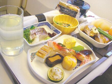 Serving food on flights of less than 2-hr duration can be resumed: Health Min
