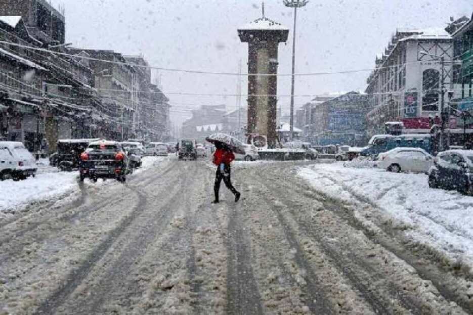 Kashmir reels under sub-zero temperature