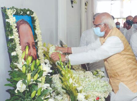 Leaders & people pay tribute to Subrata Mukherjee Leaders & people pay tribute to Subrata Mukherjee