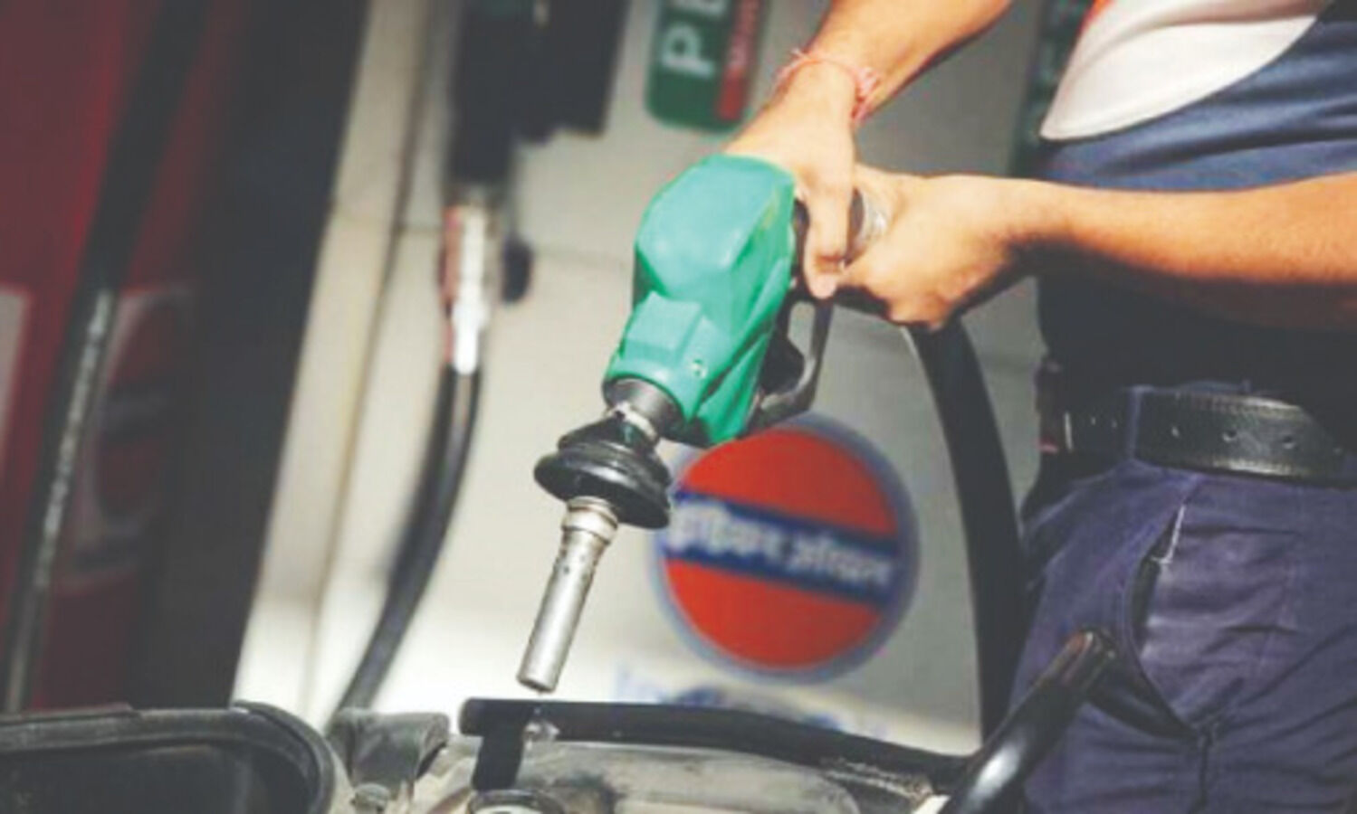 Rajasthan cuts petrol rate by Rs 4/L, diesel by Rs 5/L