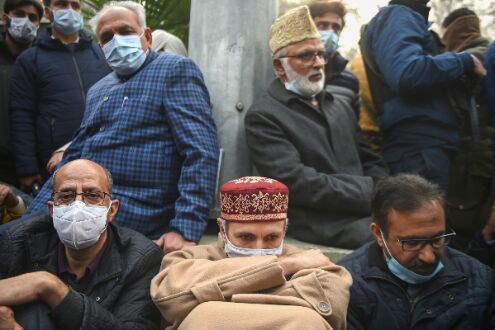 Hyderpora encounter: Omar Abdullah, Peoples Conference stage sit-in; demand return of bodies Hyderpora encounter: Omar Abdullah, Peoples Conference stage sit-in; demand return of bodies