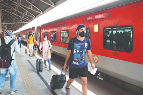 Indian Railways soon to resume serving cooked meals on trains