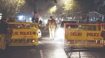 Woman robbed at knife point in cab, 3 arrested