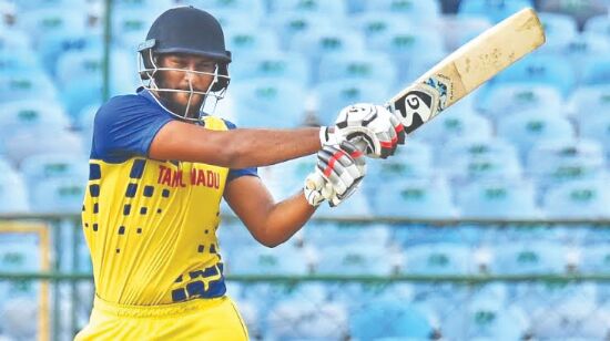 Shahrukh Khan delivers Mushtaq Ali Trophy for TN in style Shahrukh Khan delivers Mushtaq Ali Trophy for TN in style