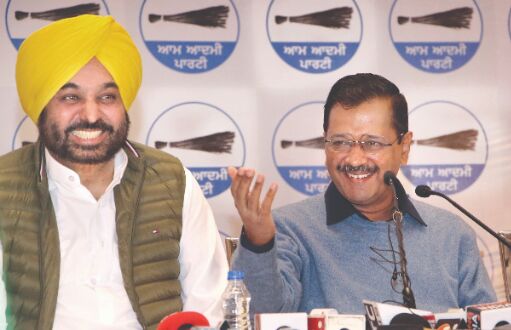 Kejriwal unfolds plan to overhaul edu system of Pb Kejriwal unfolds plan to overhaul edu system of Pb