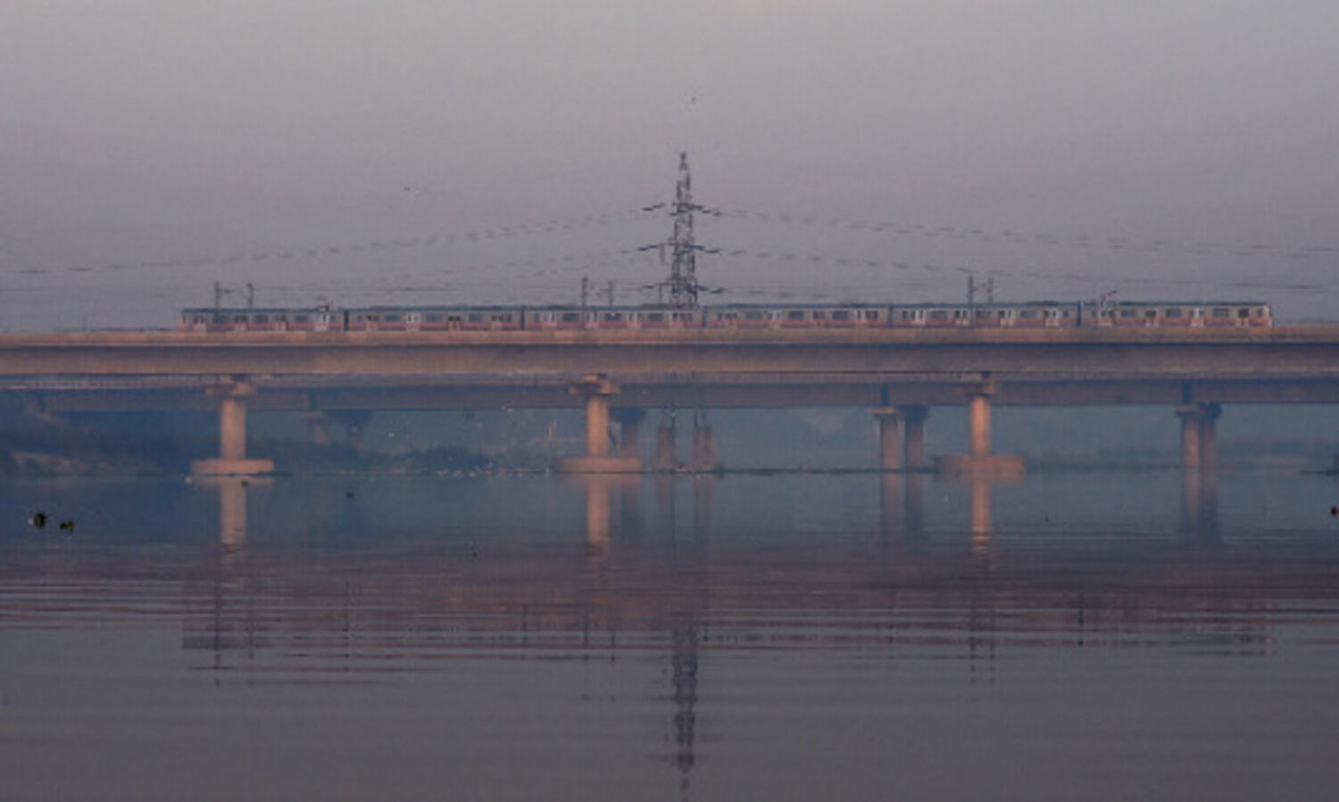Very poor air quality in Delhi as winds slow down
