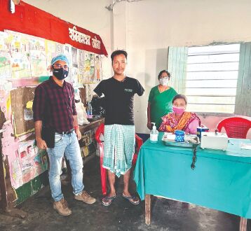 South Dinajpur: Specially-abled youth takes Covid jab on thigh