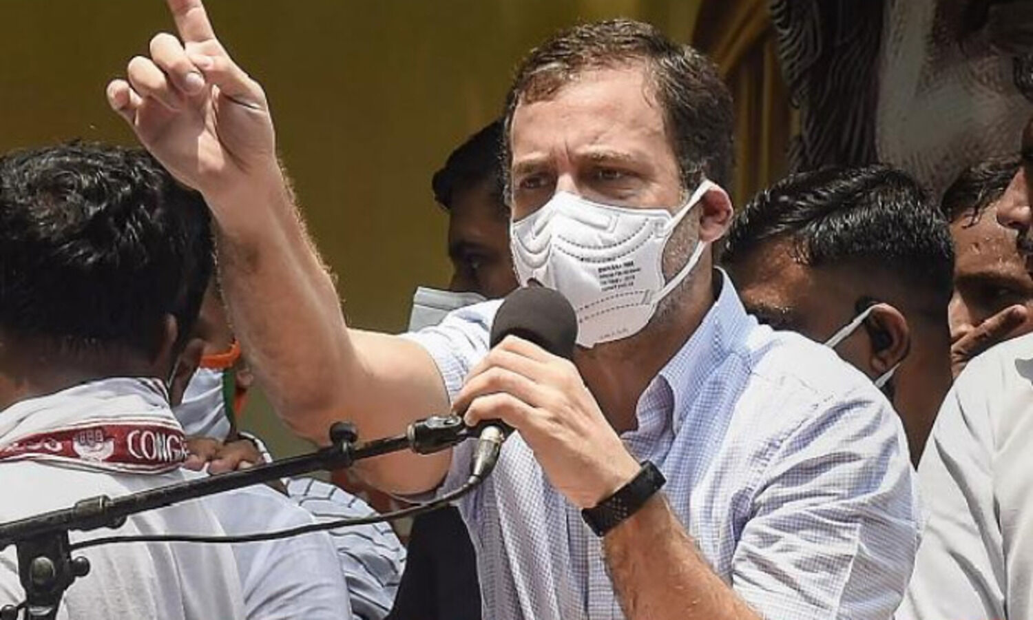 New variant serious threat, govt should provide vaccine security to countrymen: Rahul