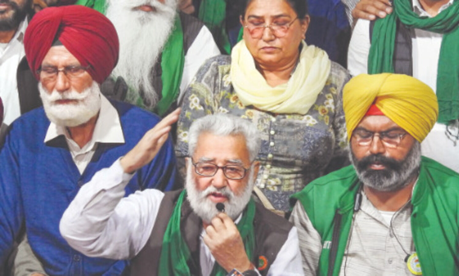 Farmers defer march, Bill to scrap farm laws in Parl on Monday