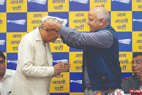 5-time Cong councillor joins AAP ahead of Delhi civic polls