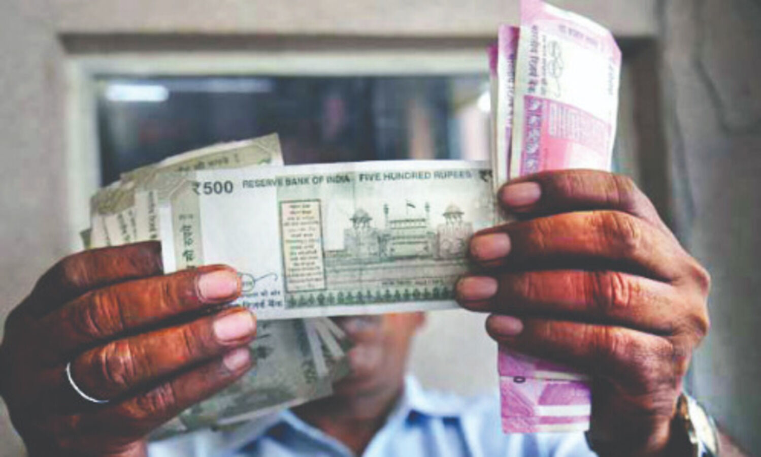 Fiscal deficit at Rs 5.47 lakh cr at end-Oct, 36% of FY22 estimate