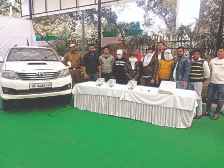 4 of gang held for supplying weapons in bullet-proof SUV 4 of gang held for supplying weapons in bullet-proof SUV