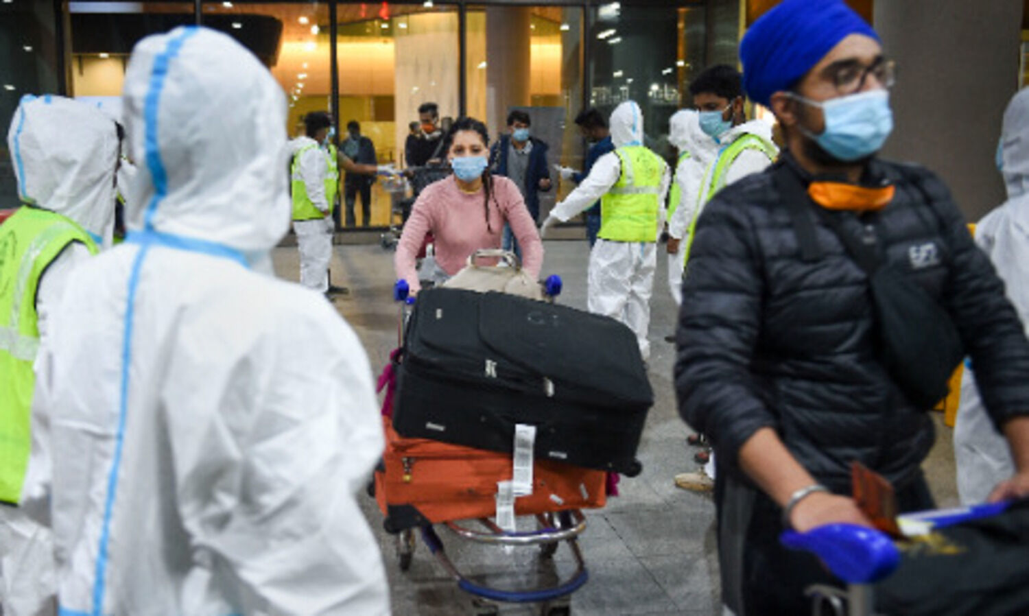 4 passengers from UK, Netherlands test positive