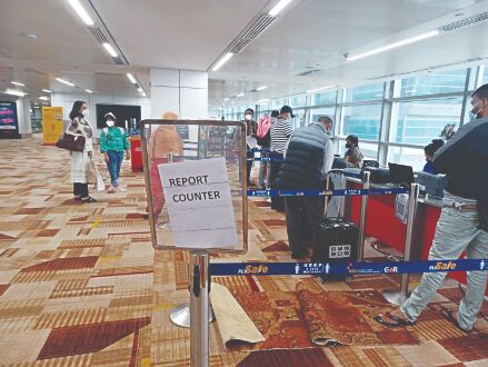 Omicron scare: Airport says process smooth as travellers report hiccups Omicron scare: Airport says process smooth as travellers report hiccups