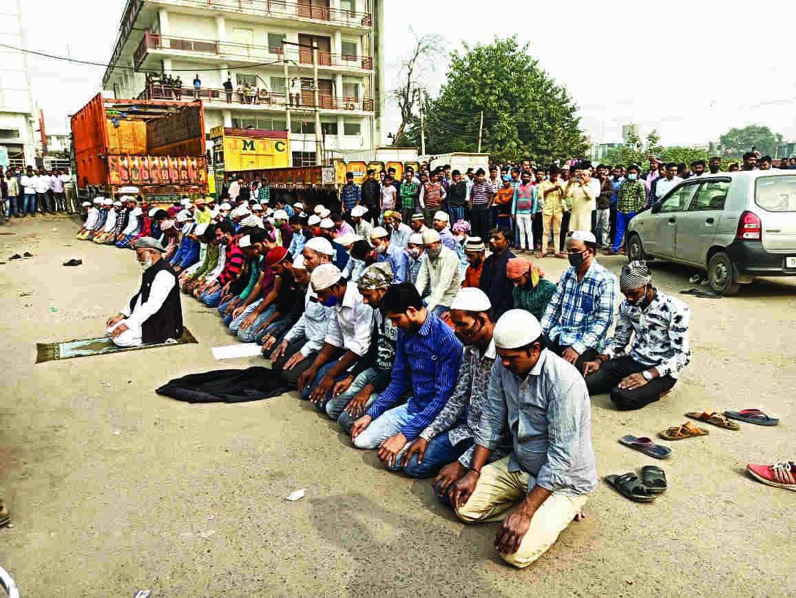 Namaz row: Police complaint against Hindu group leaders Namaz row: Police complaint against Hindu group leaders