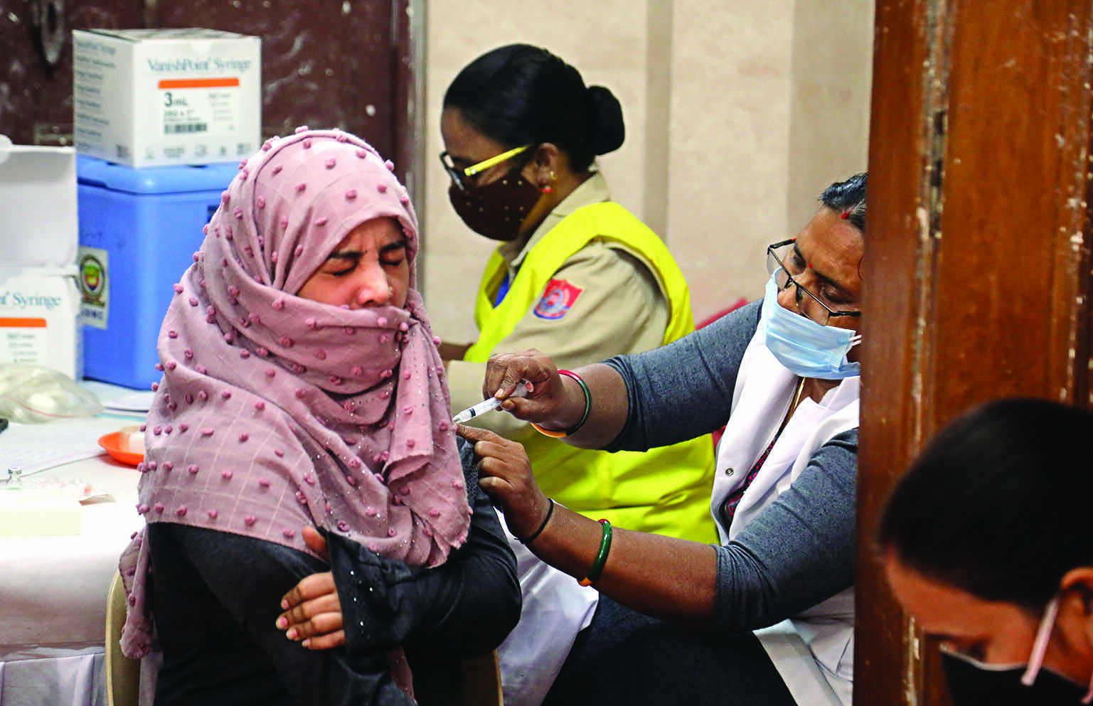 Delhi govt may propose mandating   1 vaccine dose to enter public places