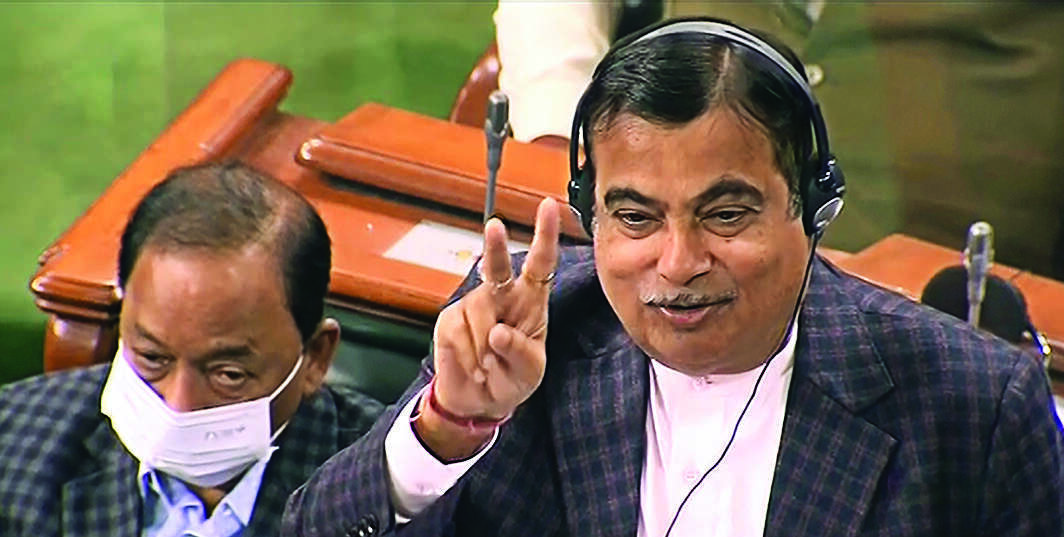 India saw 3,66,138 road accidents in 20, causing 131,714 deaths: Gadkari India saw 3,66,138 road accidents in 20, causing 131,714 deaths: Gadkari