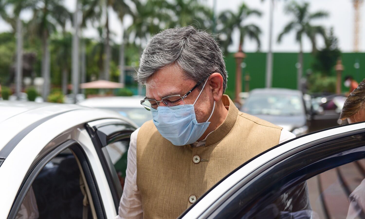 Railways focusing on improving passenger experience through world-class stations: Vaishnaw