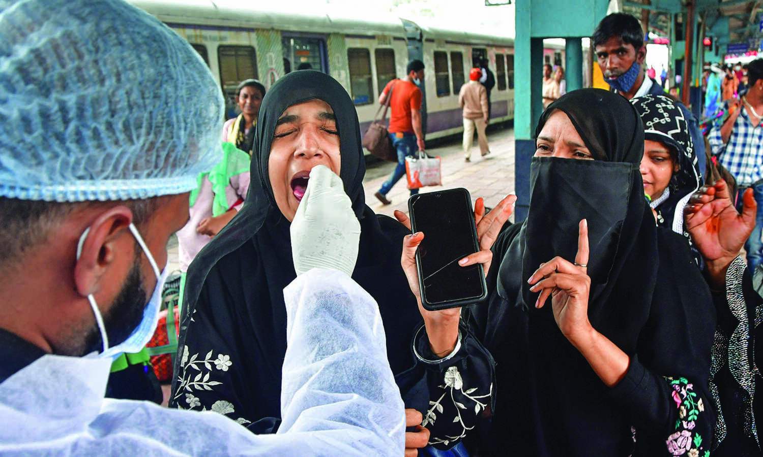 7-day quarantine of returnees arriving in Mumbai from high-risk countries