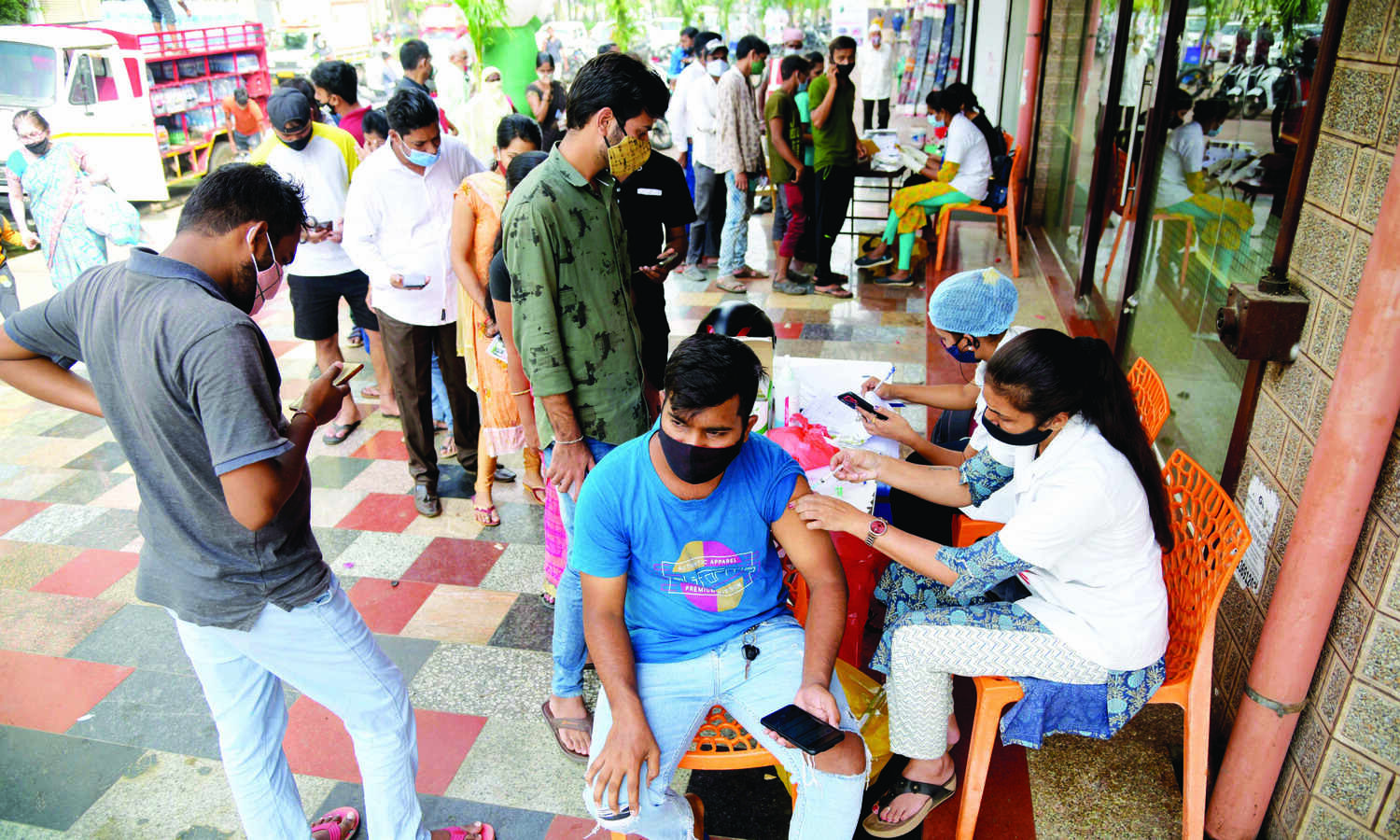 NTAGI to consider administering additional dose of vaccine to immunocompromised people