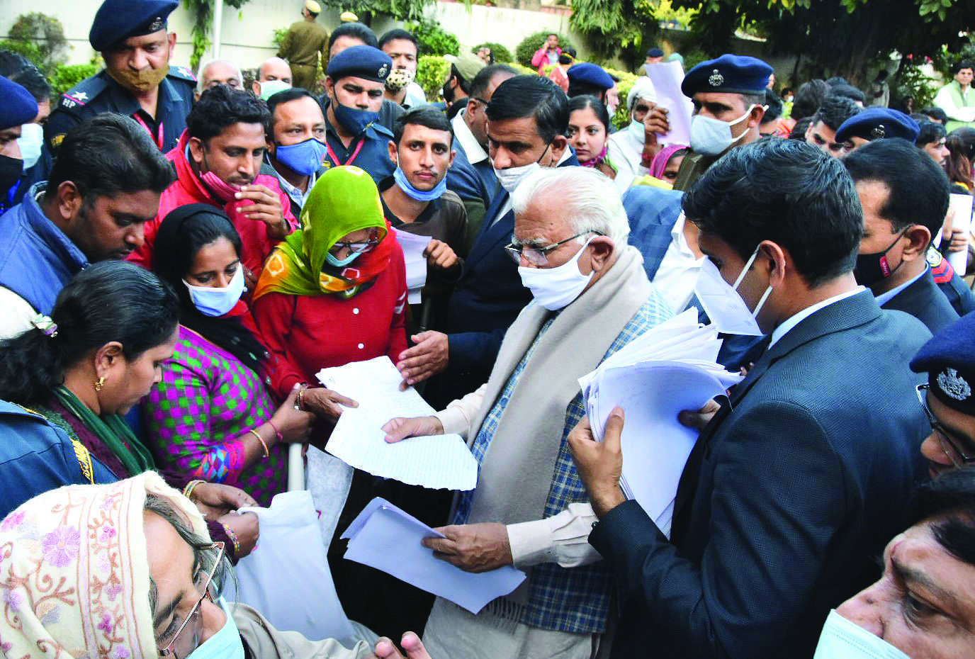 Khattar launches projects worth Rs 190 cr Khattar launches projects worth Rs 190 cr