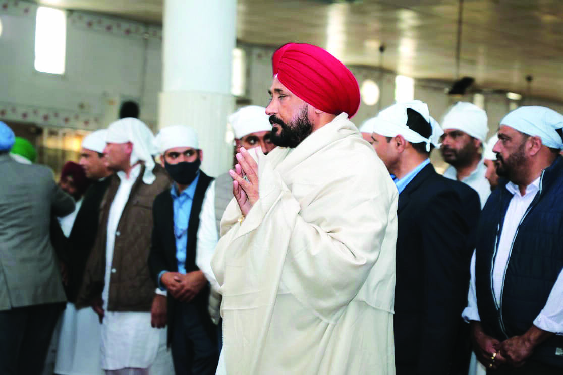 Punjab CM Channi pays rich tributes to Vidhan Sabha Speakers mother Punjab CM Channi pays rich tributes to Vidhan Sabha Speakers mother
