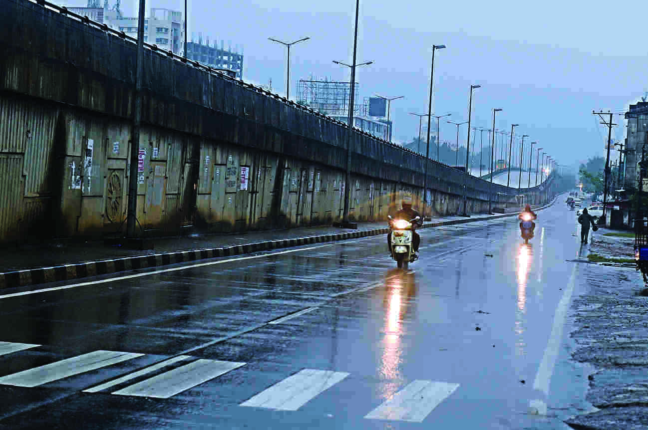 Rain lashes Odisha, Bengal, more in store for next two days Rain lashes Odisha, Bengal, more in store for next two days