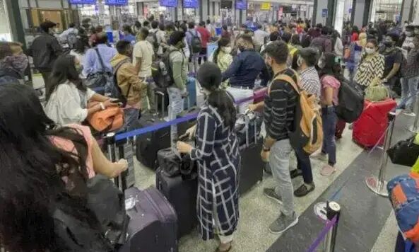 Scindia directs Delhi airport operator DIAL to do better crowd management