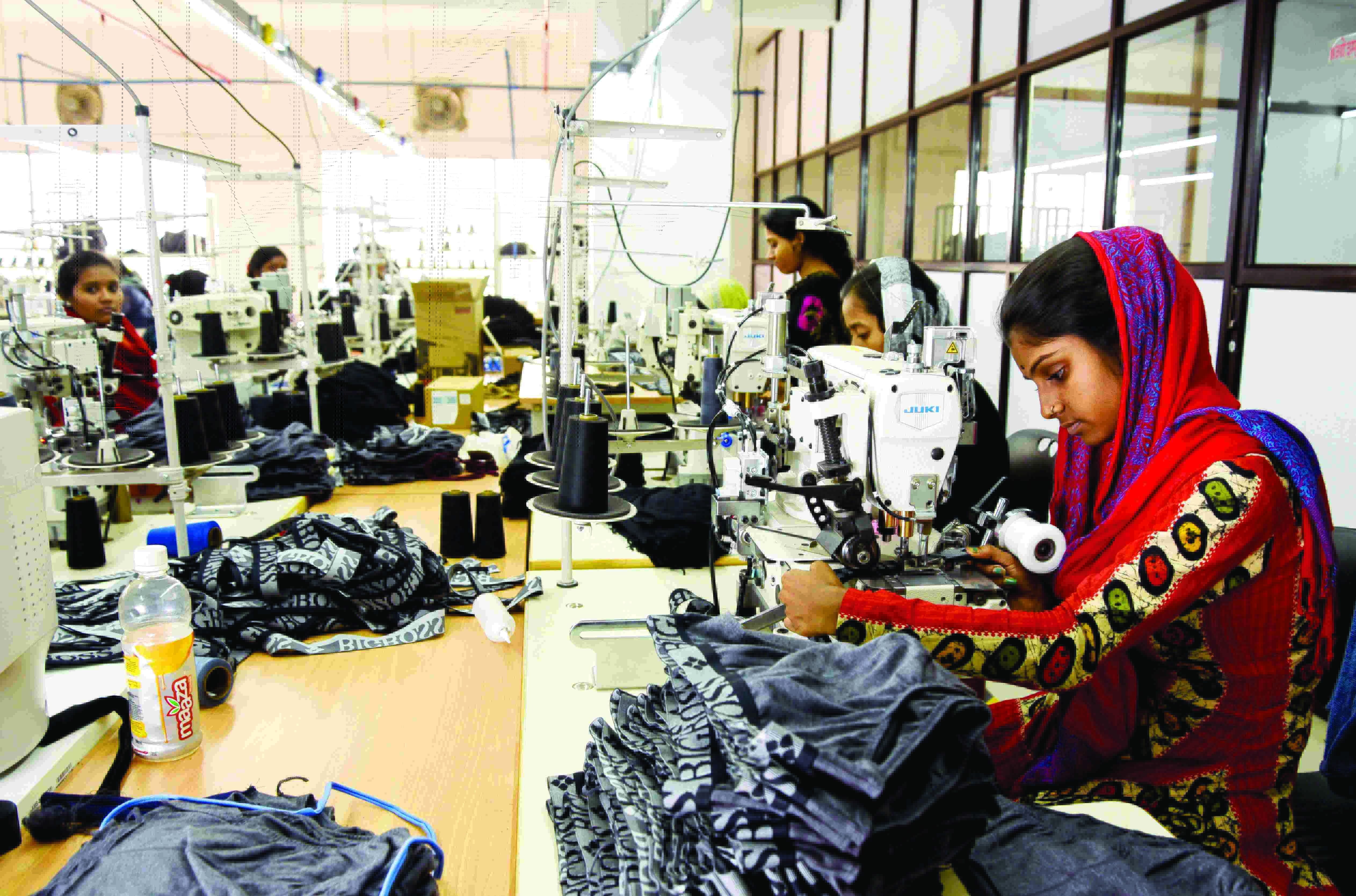 State to set up integrated textile parks in Kalyani & Raiganj