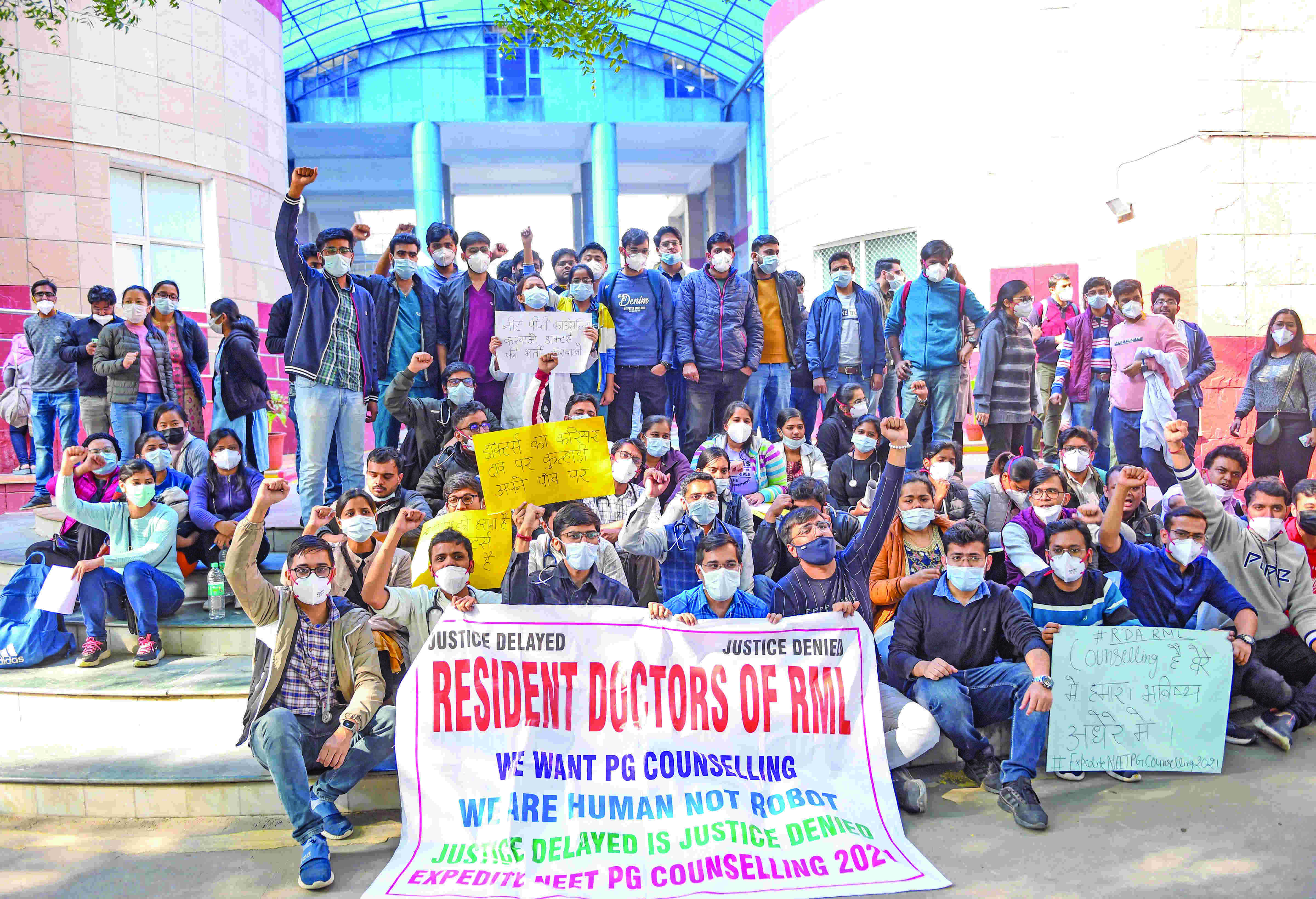 Resident docs of three central hosps boycott routine, emergency services Resident docs of three central hosps boycott routine, emergency services