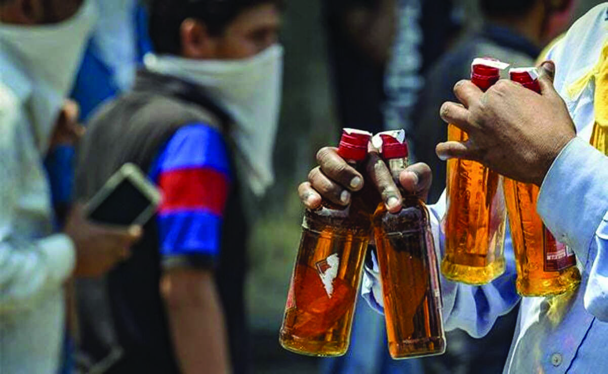 MCDs issuing notices to new liquor shops, say will seal ones in non-conforming sites MCDs issuing notices to new liquor shops, say will seal ones in non-conforming sites