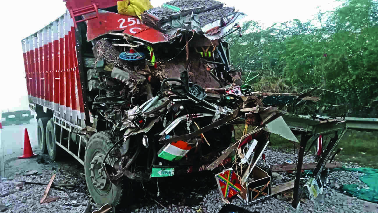 2 killed in 3 smog-induced crashes on Yamuna E-way
