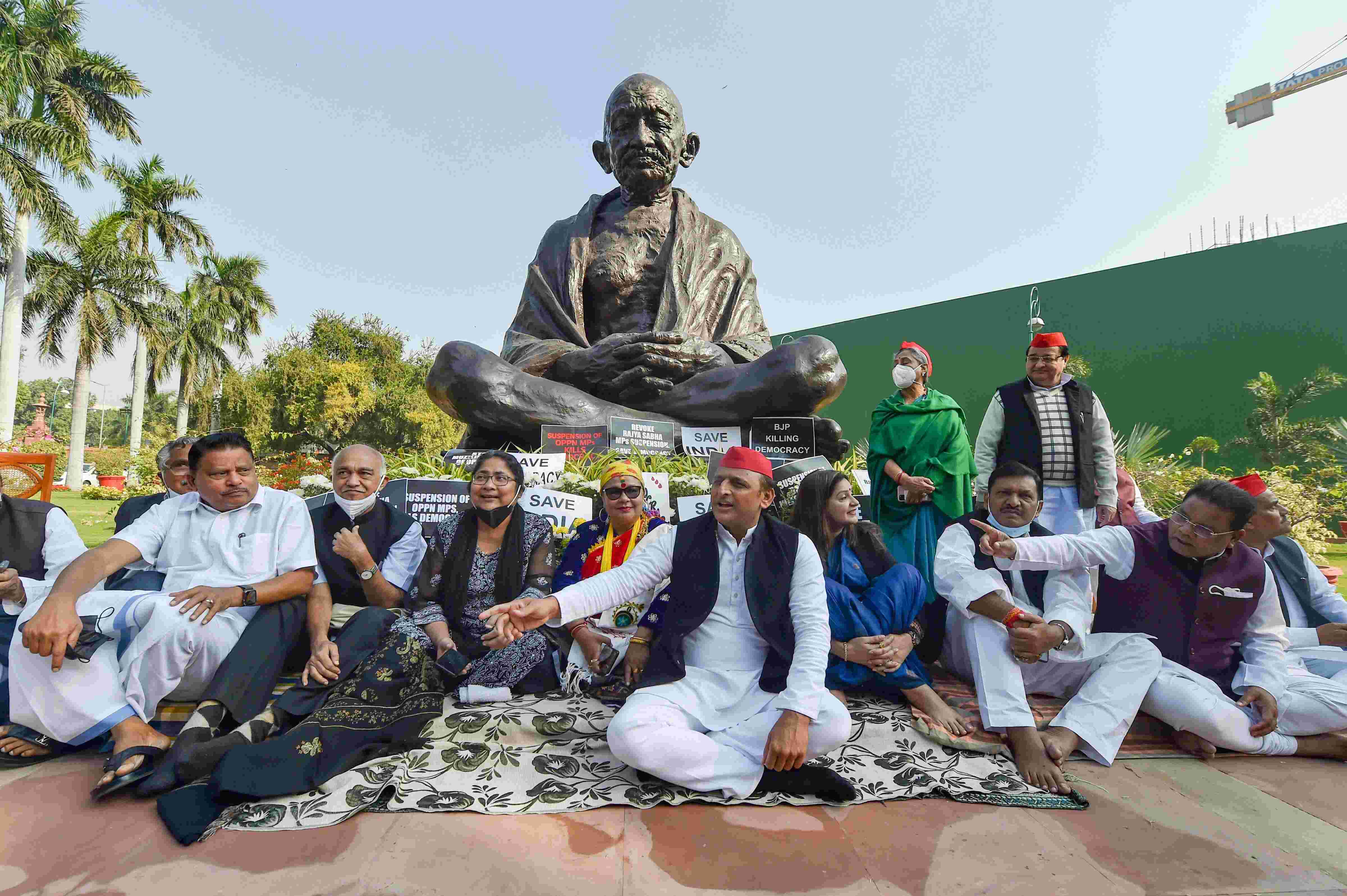 Opposition leaders extend support to suspended RS members, hold dharna Opposition leaders extend support to suspended RS members, hold dharna