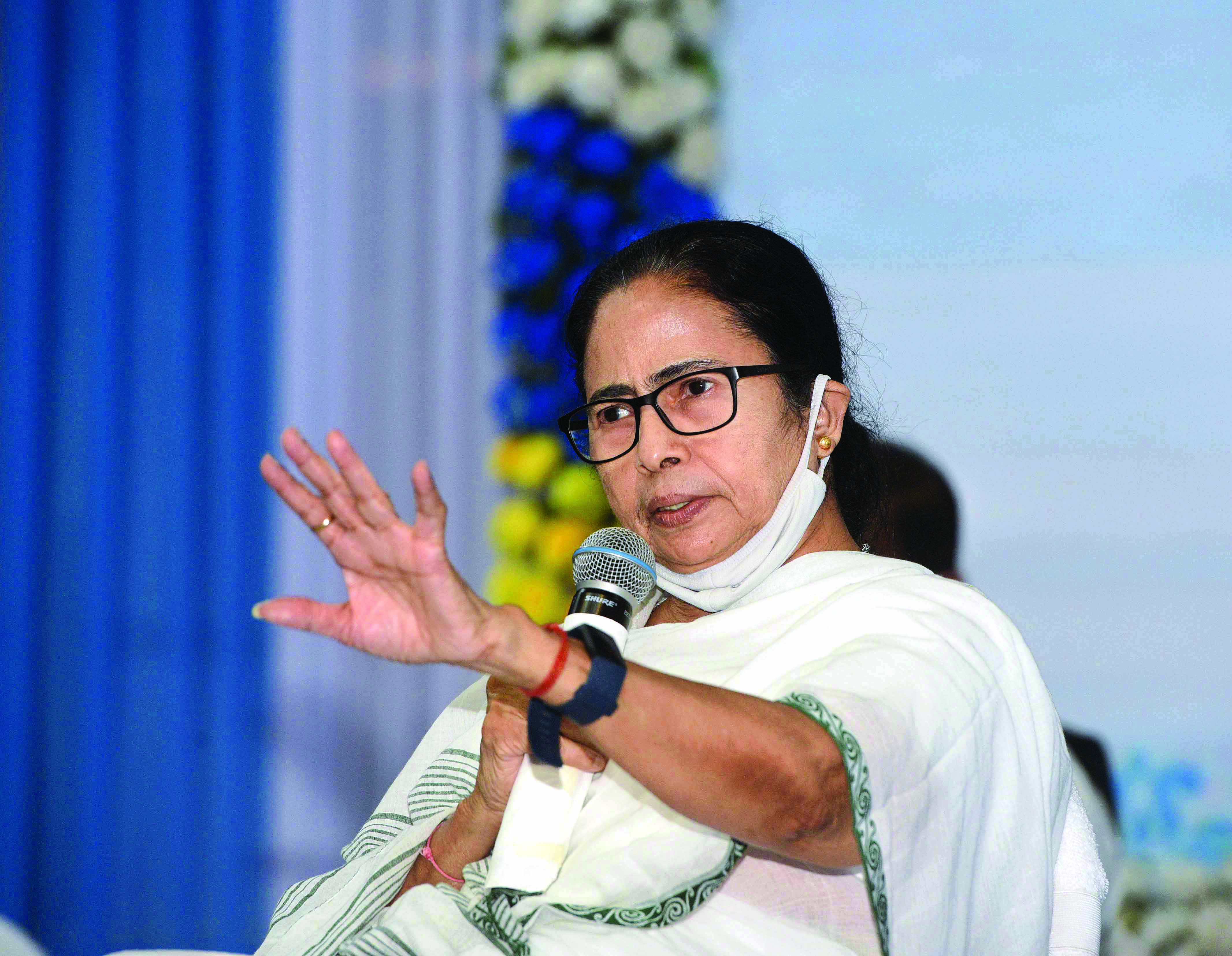 Mamata initiates transfer of funds worth Rs 2,200 cr to 76L farmers