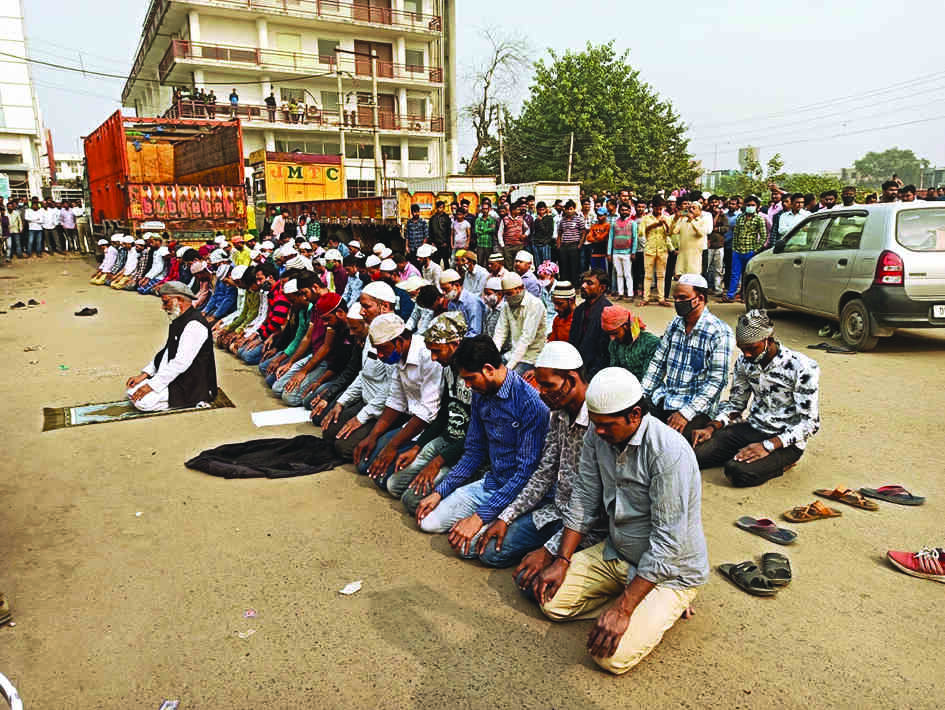 Disruptions of Namaz by right-wing groups should be condemned