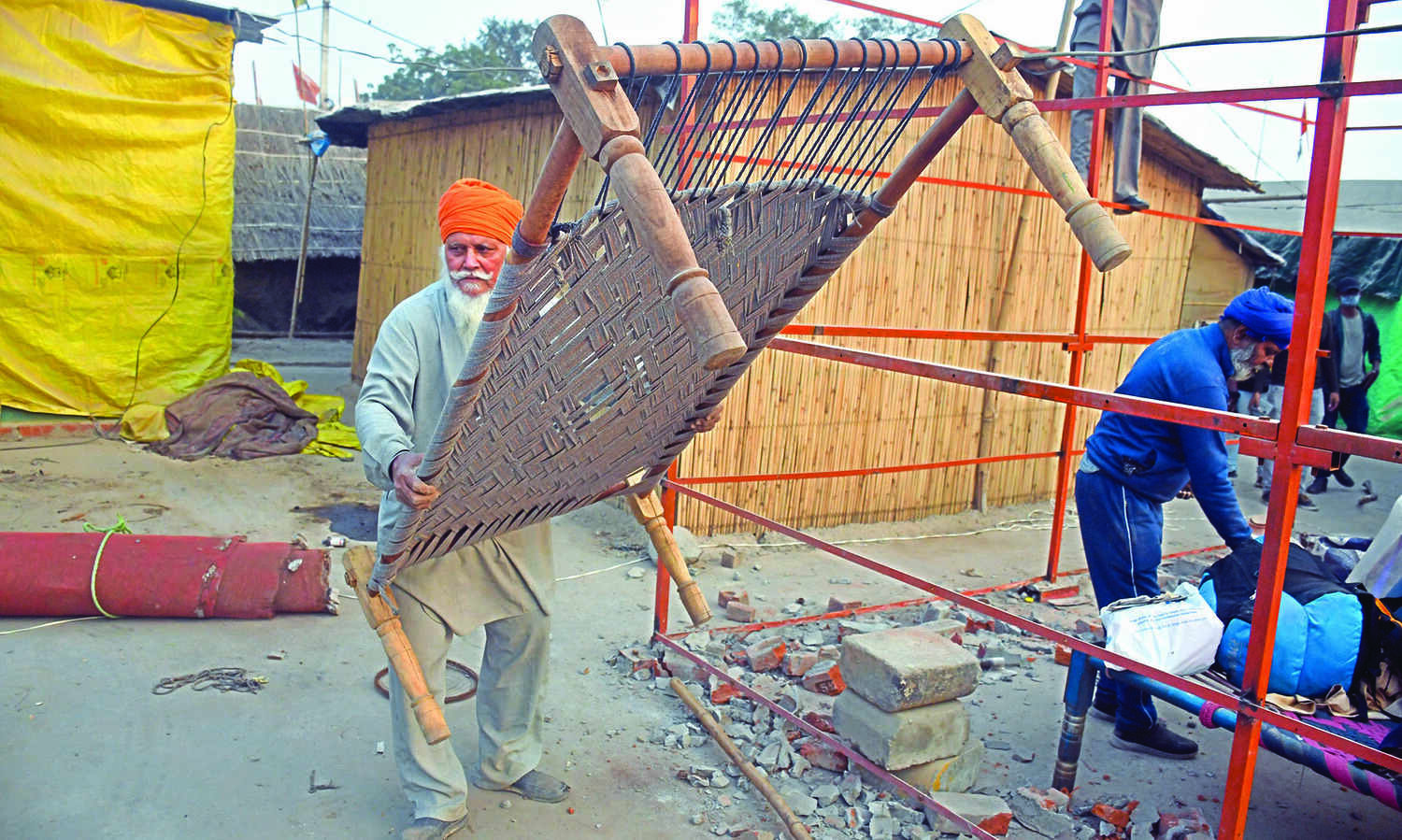 Farmers call off protest, to vacate sites from Dec 11