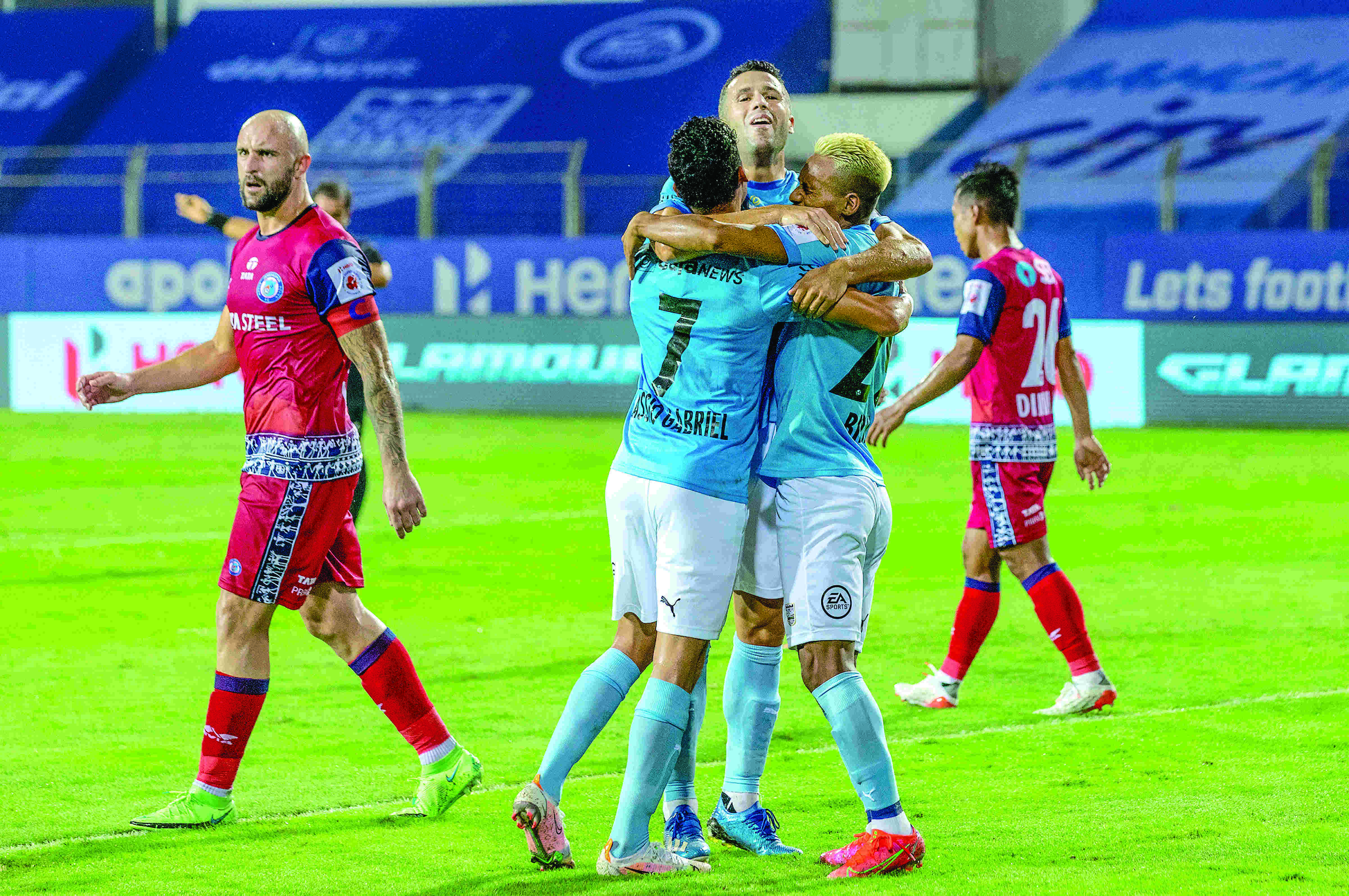 Mumbai move past Jamshedpur Mumbai move past Jamshedpur