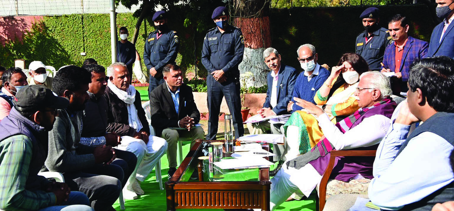 250 turn up with grievances as Haryana CM holds Janata Darbar 250 turn up with grievances as Haryana CM holds Janata Darbar