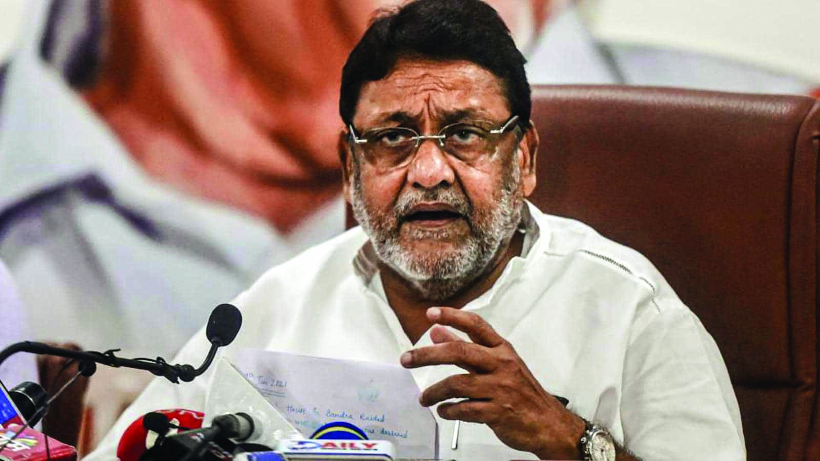Malik apologises for making comments against Wankhede family despite giving undertaking Malik apologises for making comments against Wankhede family despite giving undertaking