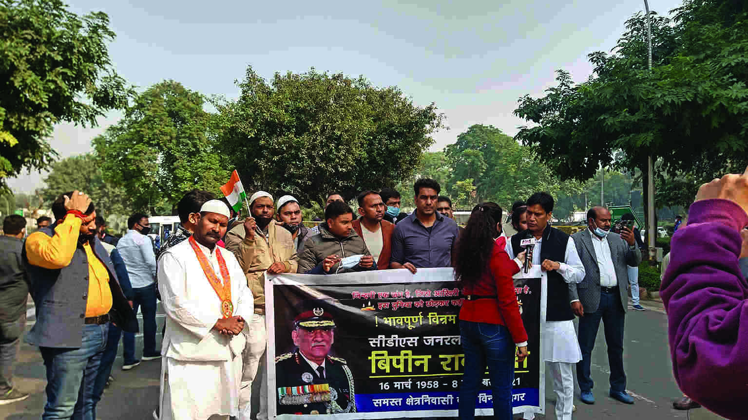 From cab drivers to teachers — Delhi out on streets for final goodbye to Indias first CDS From cab drivers to teachers — Delhi out on streets for final goodbye to Indias first CDS